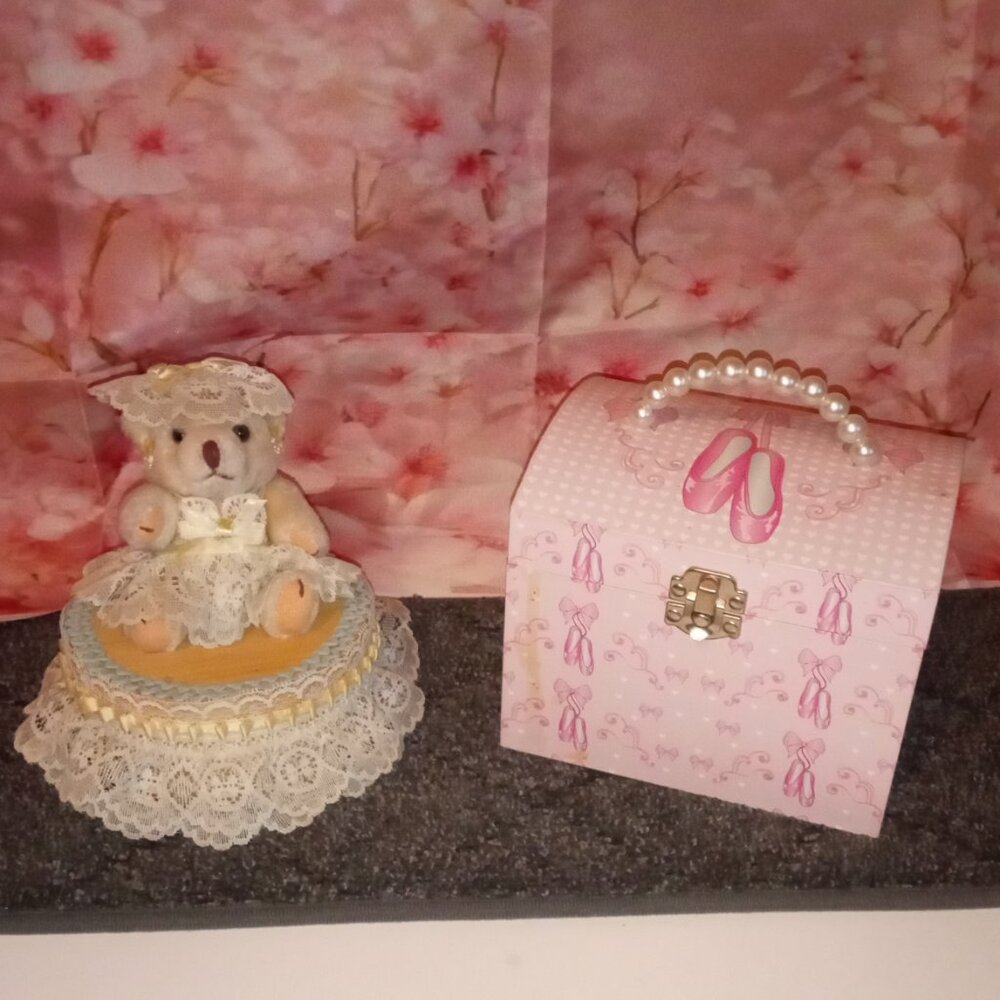GORGEOUS LOT OF 2 PRETTY JEWELRY BOXES